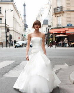 法国婚纱品牌_法国巴黎婚纱时装秀(3)
