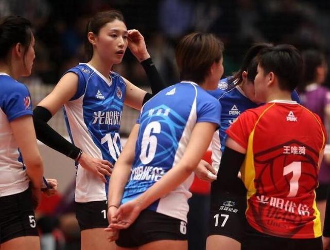 李盈莹34分天津女排3-2掀翻上海 冠军悬念留到第7场