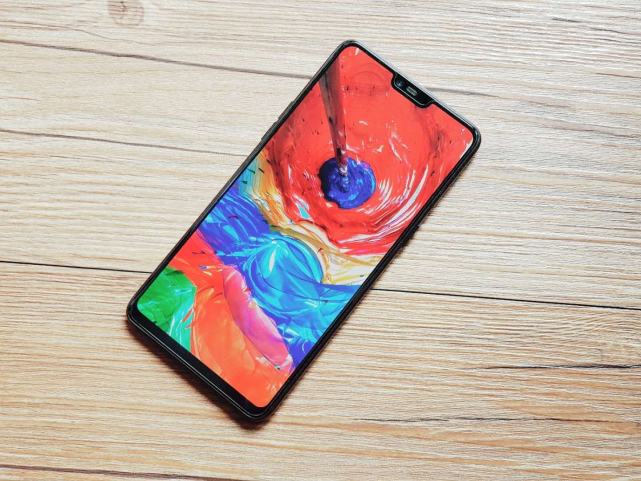 OPPO R15正式发布：主打异形全面屏 2999元起售