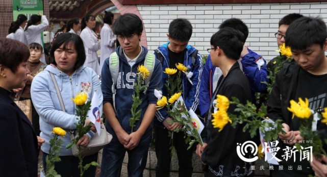 高二学生患癌去世主动捐出眼角膜 同学自发悼念