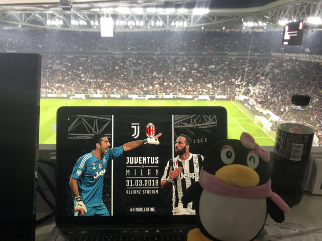 直击-米兰离尤文就差一个C罗?博努奇滑跪挑衅