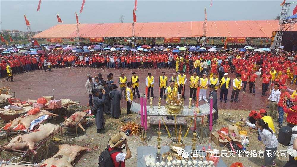 广东吴川20万人同时祭祖,盛况空前!