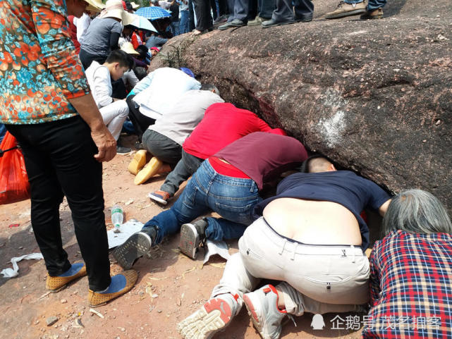 清明祭祖，茂名千人争相“挖泥”