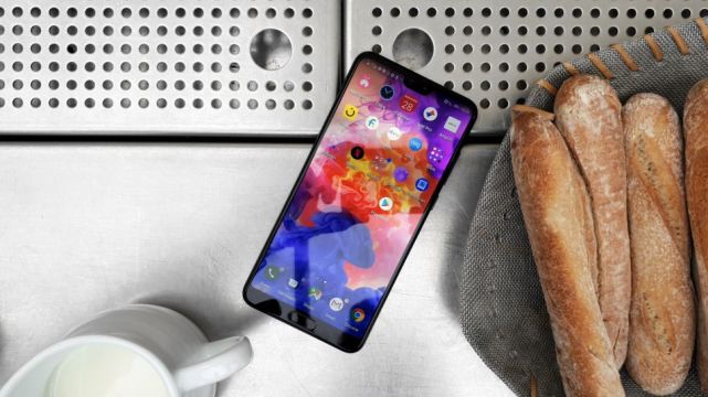 华为新专利 也是可折叠屏幕智能手机