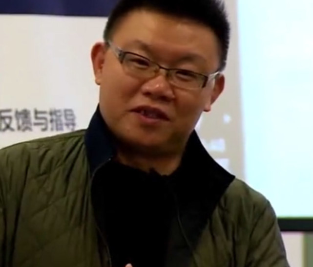 在广州经商的低调富豪移居香港后,拿出245万抱