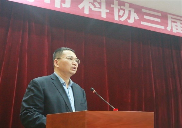 中心医院李建荣获娄底市第九届青年科技奖