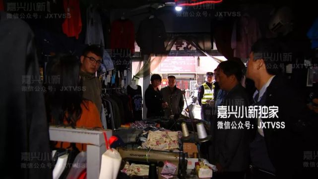 电器铺火烧殃及隔壁服装店 老板娘索赔6万