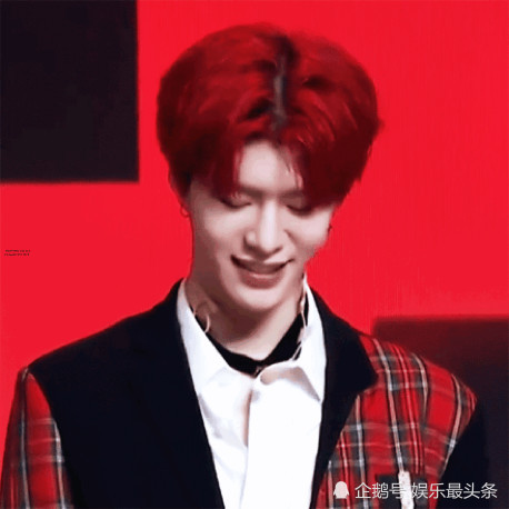 范丞丞舞台上公然撩妹!我发现你们长的像我妈