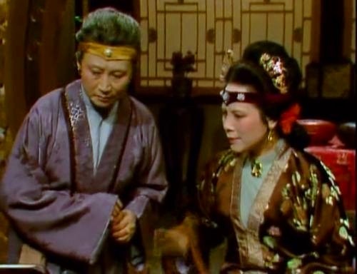 邢夫人为什么如此吝啬?她生活得也不容易啊!