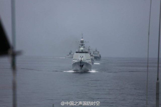 中国海军多艘神盾舰集结南海
