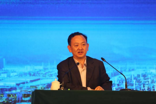 国家广播电视总局：广电节目不可比阔气拼明星