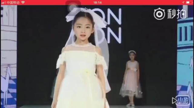 熊黛林被曝本月剖腹产双胞胎女儿 窦唯骑摩托载窦靖童