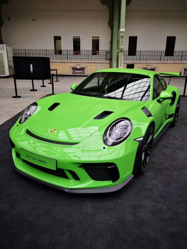 三个原因解释华为MateRS保时捷设计为何能卖这么贵？