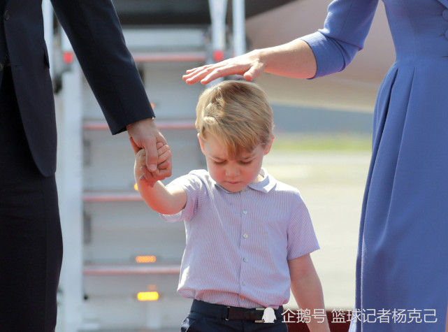 德国柏林,英国威廉王子携凯特王妃以及他们的孩子乔治小王子,夏洛特小