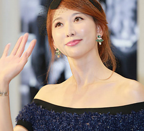 台湾第一美女林志玲近照亮相,脸部肿胖僵硬得很是明显