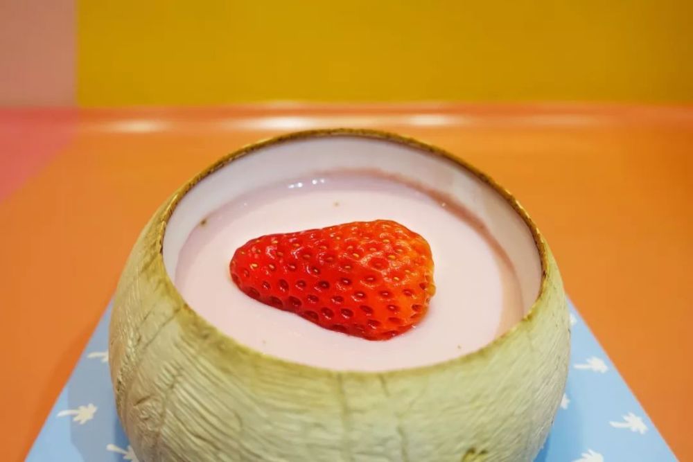 椰子冻可能大家都吃过,但草莓椰子冻你吃过吗?