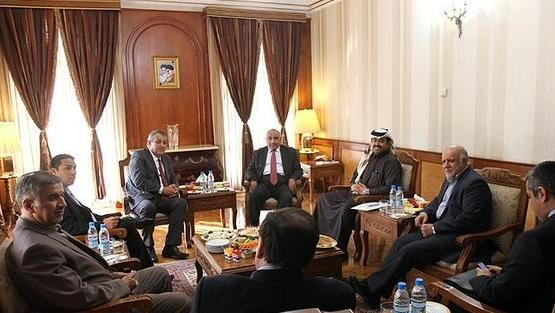 产油国命悬一线,财政赤字也愿不接受人民币,为