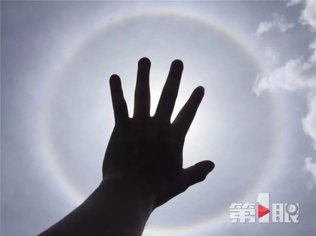 重庆天空出现“日晕”景观 你的朋友圈被刷屏了吗