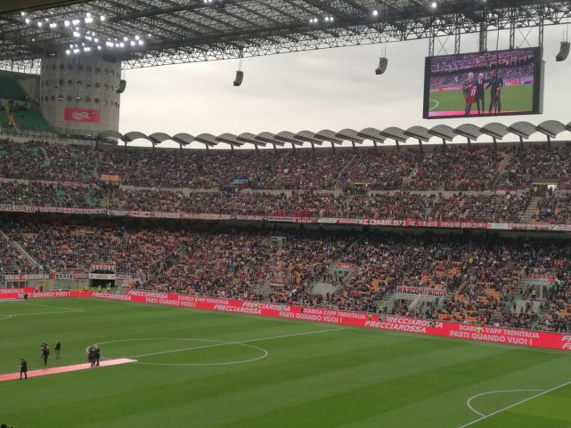 直击-小多纳神扑赢全场掌声 那不勒斯拥趸讽布