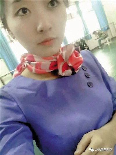 22岁重庆妹儿 不当空姐当炮兵