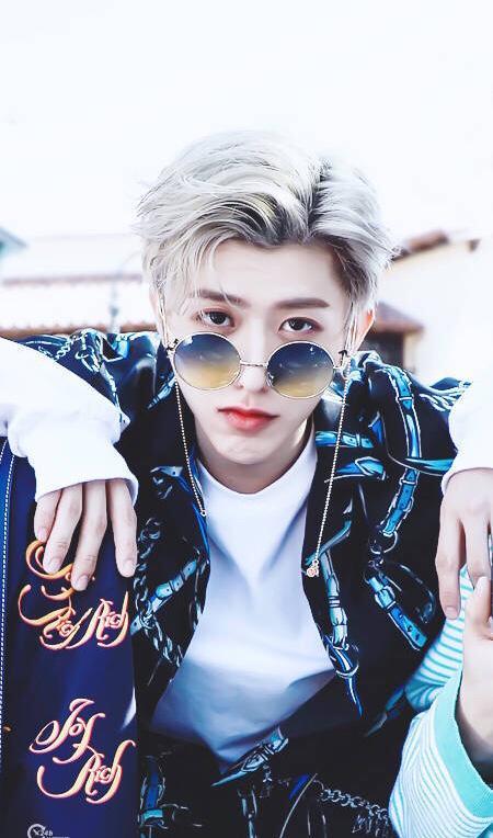 继22年前金城武后,蔡徐坤成华人首位?拿下全球奢侈品代言人!