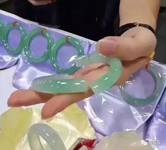 640