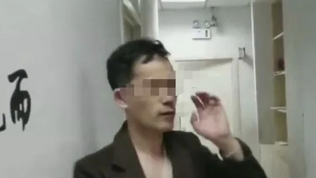 11岁女孩疑遭培训机构老师性侵说了惩罚更重