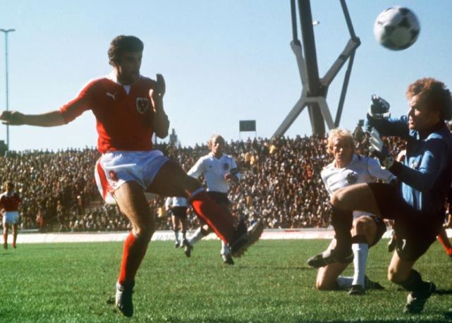 【世界杯百大球星】迈耶:卡恩导师 封堵克鲁伊