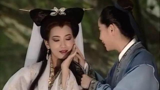 还记得《新白娘子传奇》小李碧莲吗,如今能歌