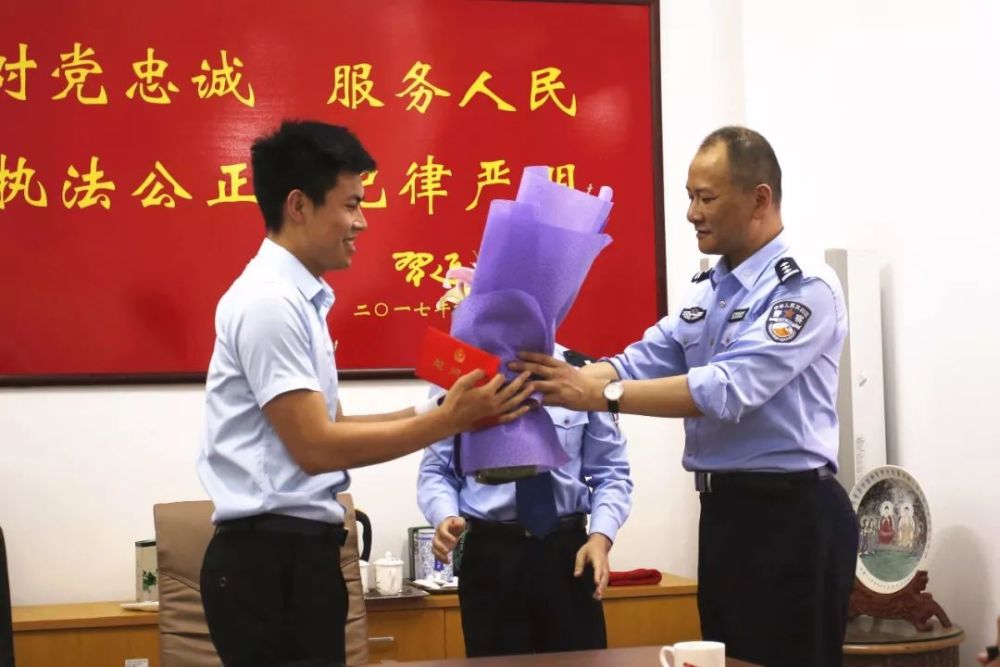 副市长,公安局长蔡立新看望慰问积劳成疾住院民警和因公负伤禁毒社工