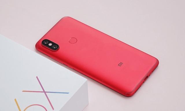 小米6X与荣耀10今日开售 均主打全面屏和AI拍