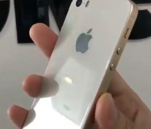 疑似iPhone SE2真机泄露 传工厂已下料或六月发布