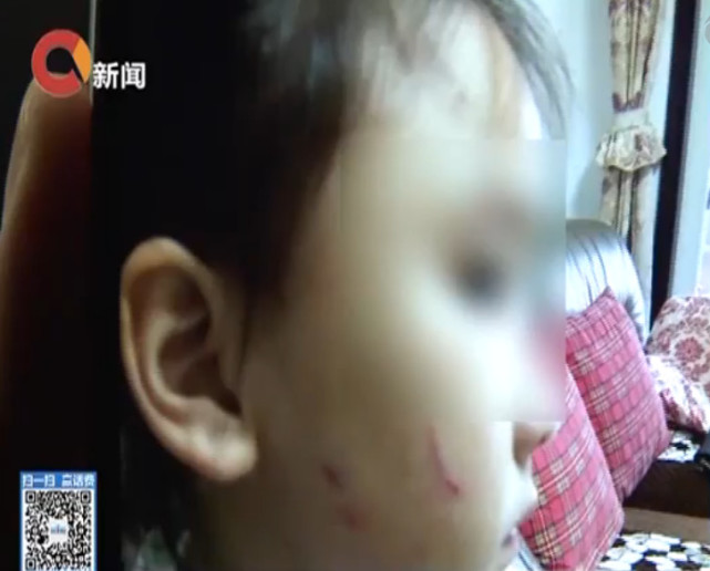 年轻夫妻暴打老人 男方在机关单位工作