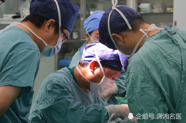 10厘米长钢钉插入邵阳男子颅底 医生4.5小时顺