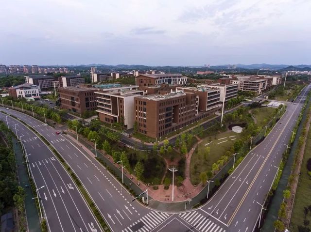 学生眼中的学校 株洲职教城