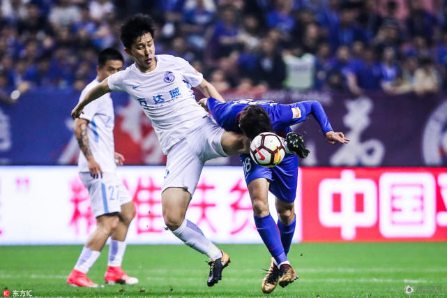 39犯规+5黄!沪连对决上演口水战 李建滨怒喷盖