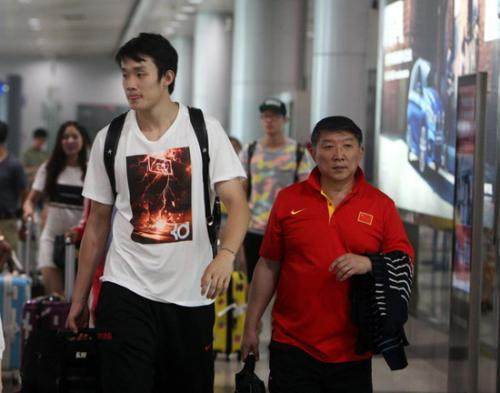 月薪7000都肯干,到底是多缺钱?家人都在境外