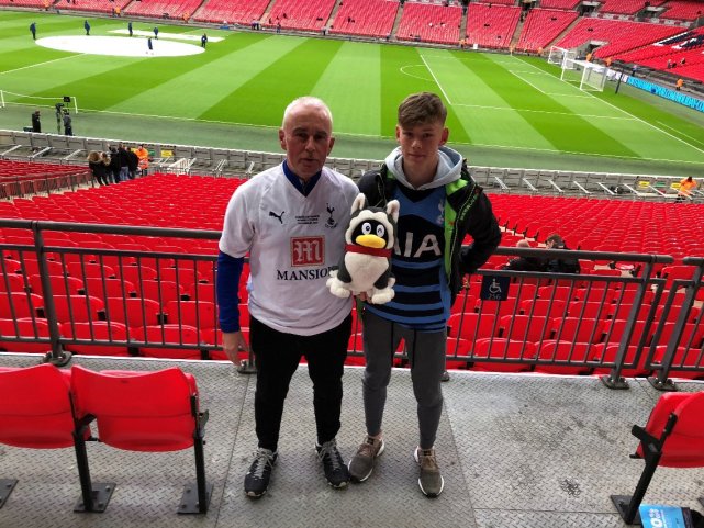 直击-热刺双星闪耀痛蛰大黄锋 中国小球童亮相