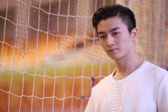 网曝《人民的名义2》路透照，陈晓胡子拉碴领头讨薪?