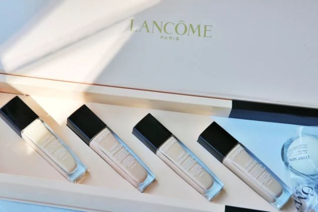 长期戴框架眼镜,眼睛会变形吗?