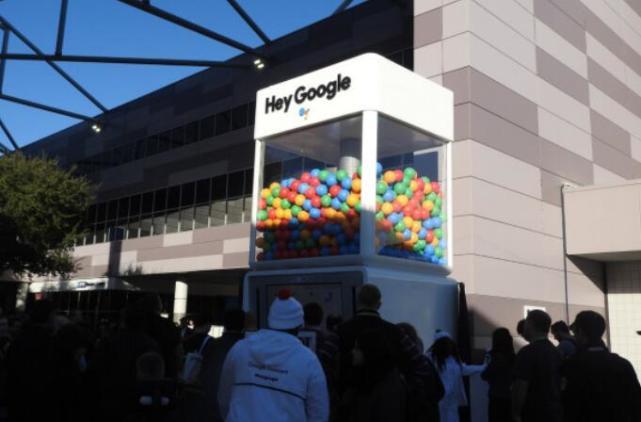 大公司要闻速览 | 雷军拜访李嘉诚；无人机被用来维护长城