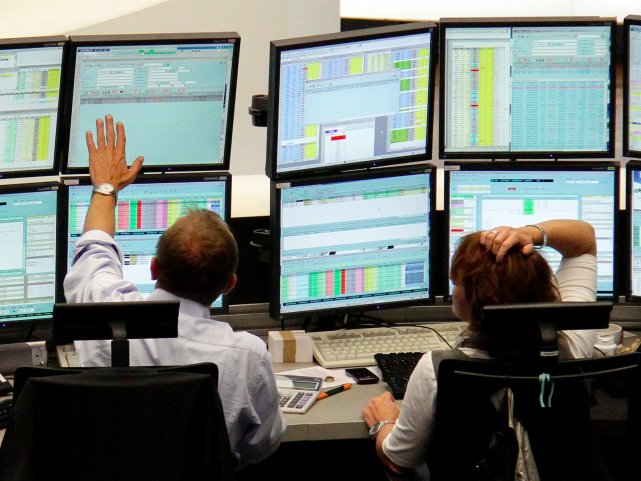 多重因素施压 美股大跌后收窄跌幅