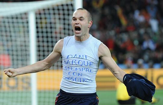 小白变老白!伊涅斯塔德比告别战 他曾让伯纳乌