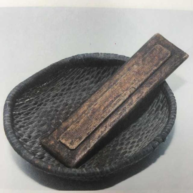 记住情怀和乡愁 杭州城中村拆迁她忙着收老物