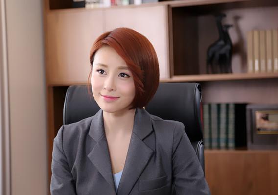 贾青化身霸道女总裁