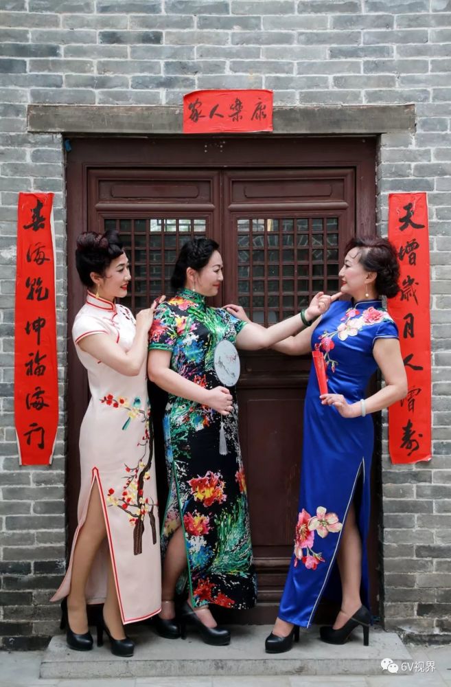 山西翼城:旗袍秀惊艳亮相城内古城