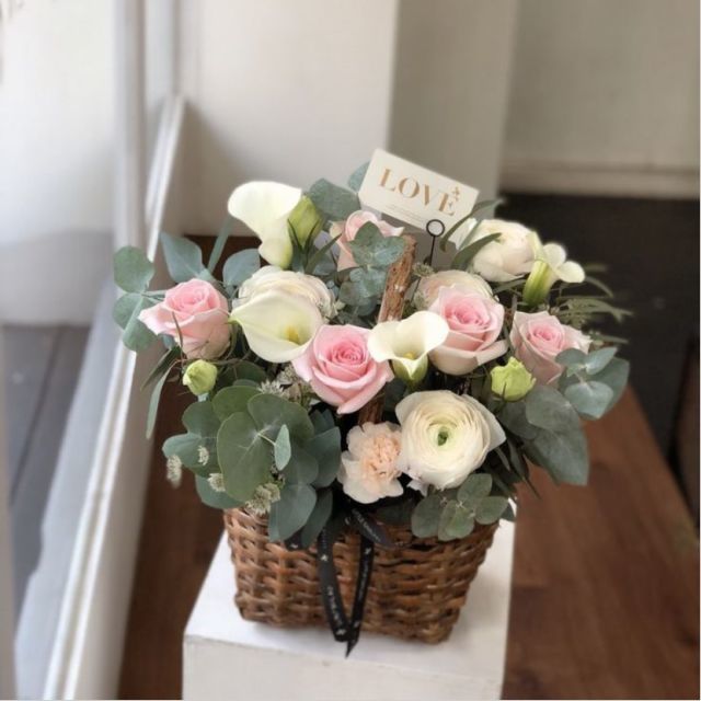 原来有这么多种手提花篮,快学起来吧(花艺每日灵感6.12)