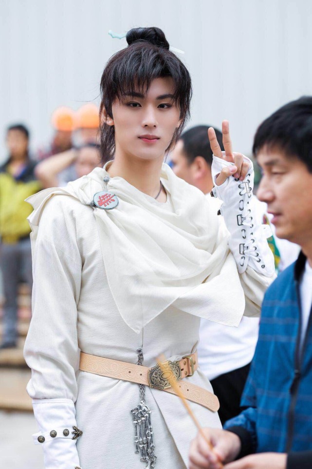 华谊出品《喵喵汪汪有妖怪》开机 郑锐彬首部