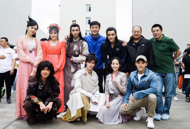 华谊出品《喵喵汪汪有妖怪》开机 郑锐彬首部