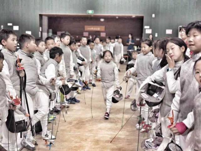 每年花费上万却火了 击剑热为何在杭州悄然掀